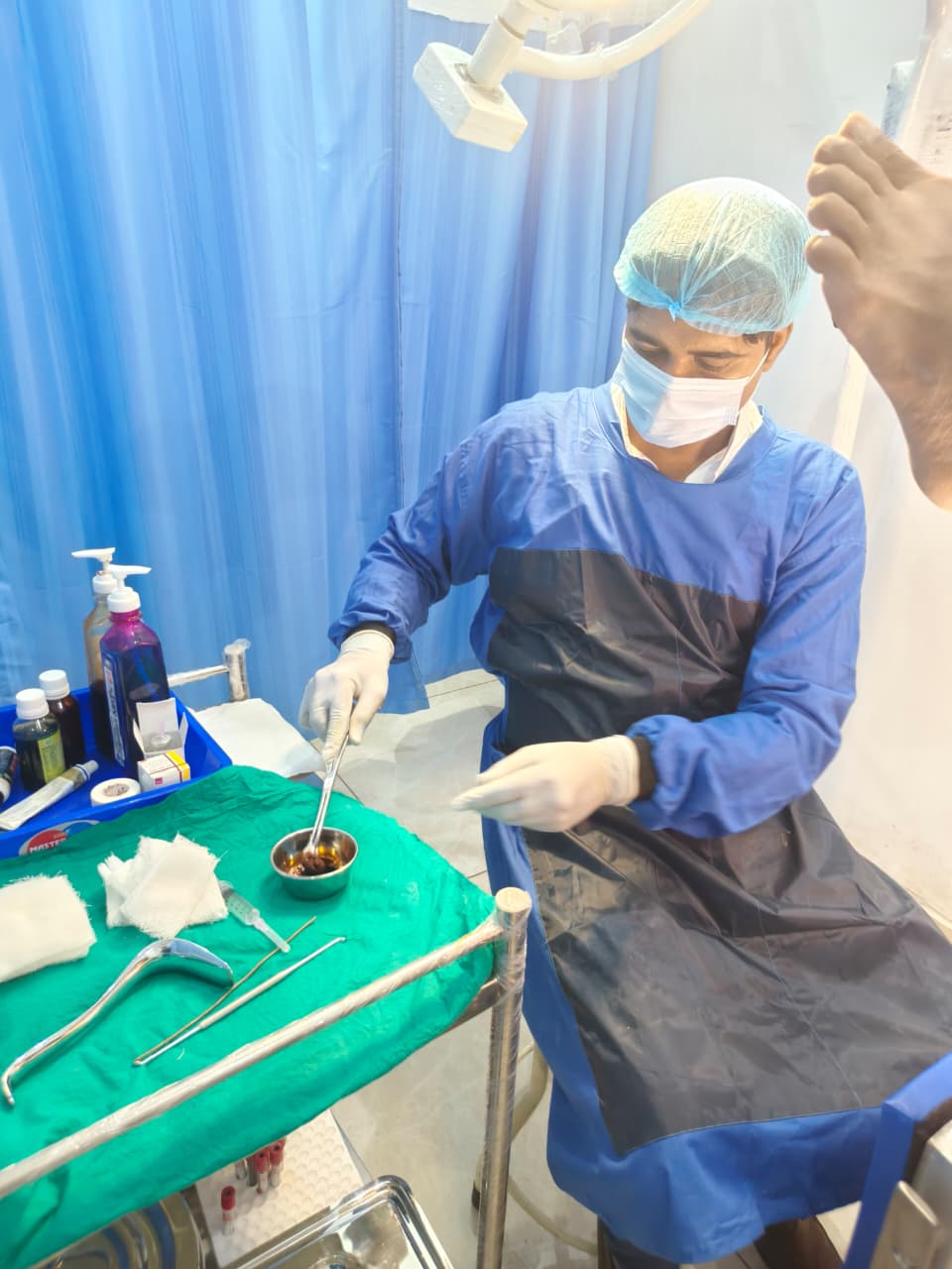 Dr. Ashish Kaushik at a surgical conference